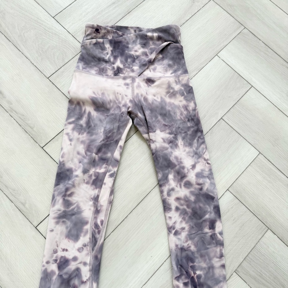 💜 RARE Lululemon Align Criss Cross Diamond Tie Dye Leggings - Picture 5 of 12